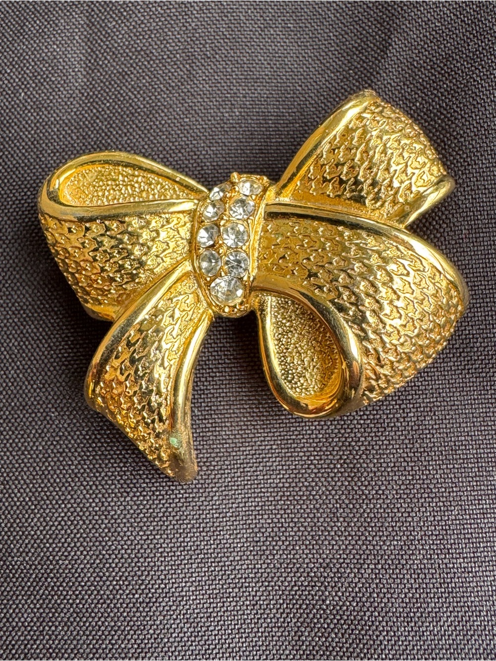 Vinatge Gold Bow Rhinestone Textured Knot Brooch